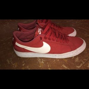Nike blazers low